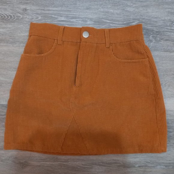 Carmel Colored Skirt - Picture 1 of 2